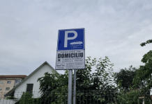 Licitații deschise în luna august pentru locurile de parcare de domiciliu. Cetățenii sunt îndrumați să își creeze cont și să depună solicitare pe platforma online
